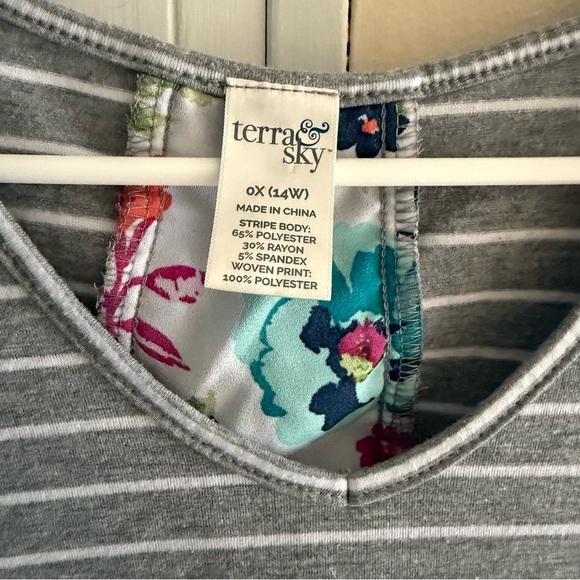 Terra and Sky Top T Shirt Size 14W (0X)‎ Gray Stripe Floral Accents - Picture 3 of 5